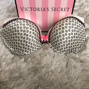 Victoria’s Secret bra 38DD